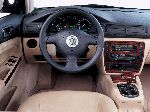  19  Volkswagen Passat  4-. (B6 2005 2010)