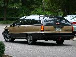  3  Chevrolet Caprice Kingswood Estate  (2  [] 1972 0)